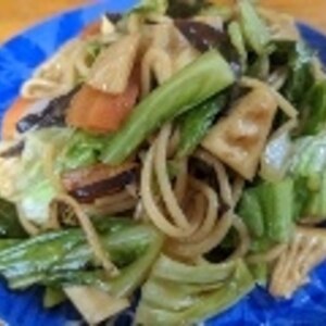 麺より野菜のほうが多い焼きそば☺︎